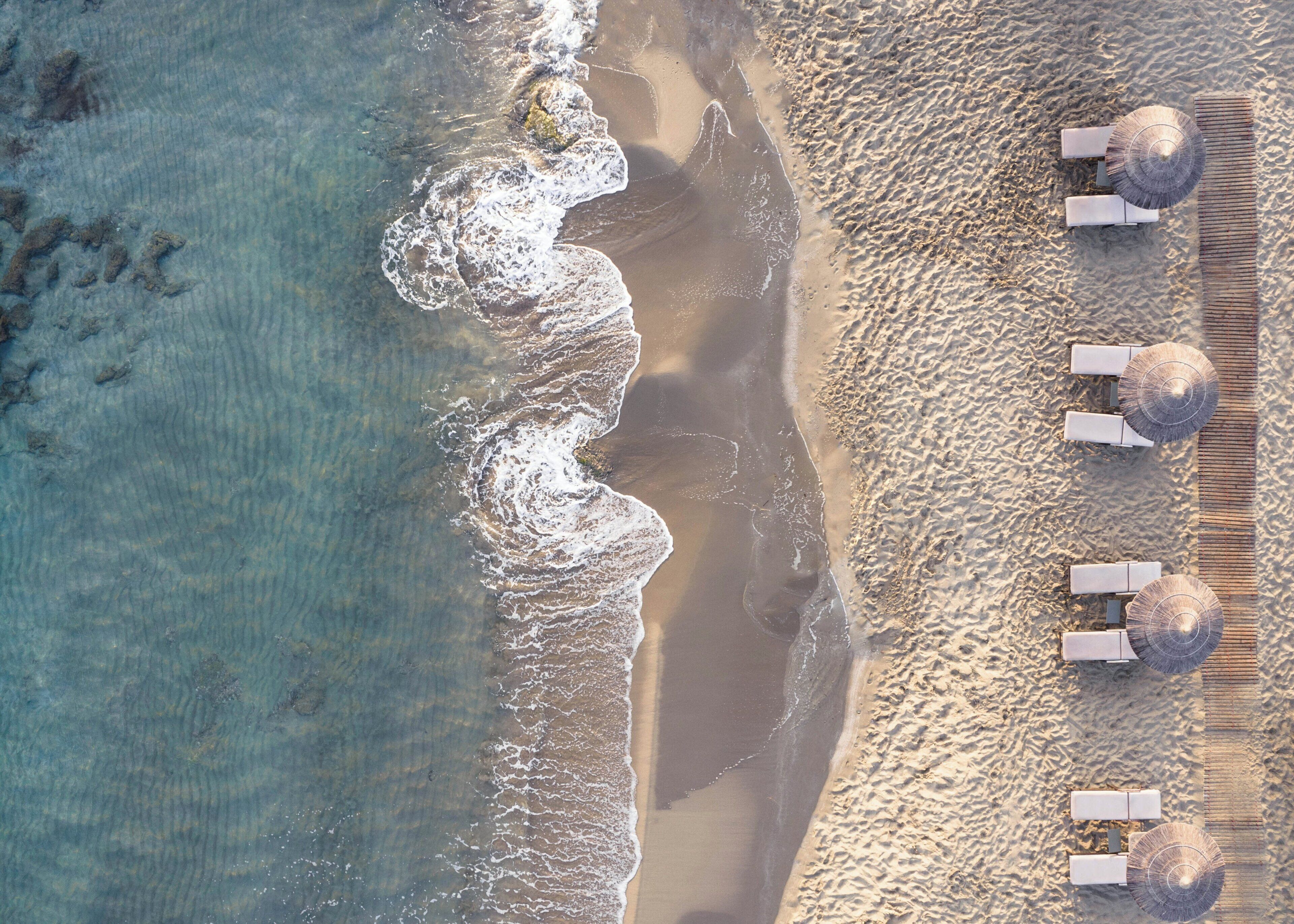Private beach, sun-loungers, beach umbrellas, beach towels