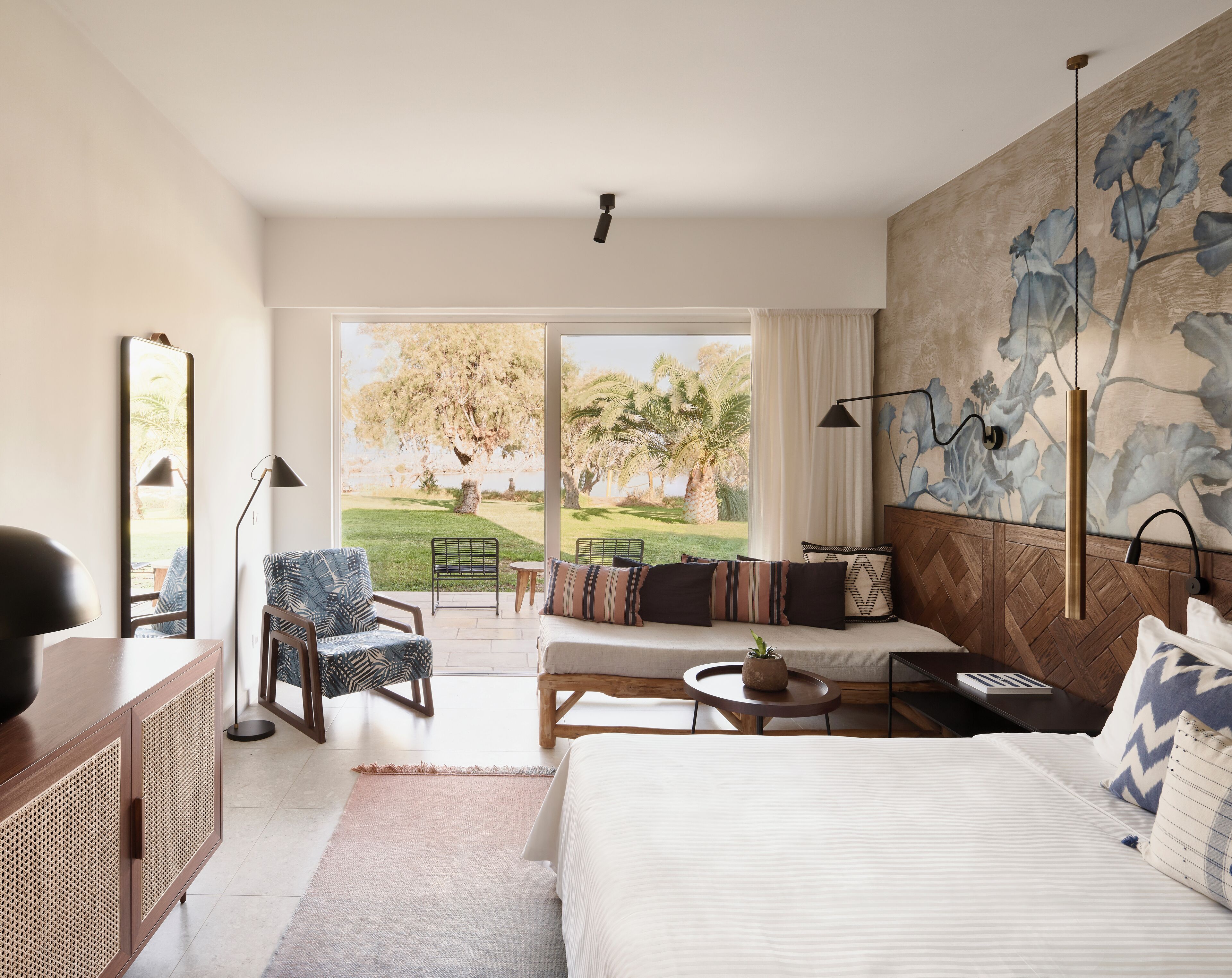 bungalow (beach front) | minibar, in-room safe, individually decorated, desk