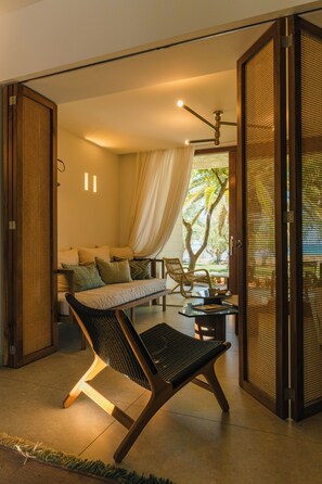 Junior Suite (Sea Front) | Living area | Smart TV