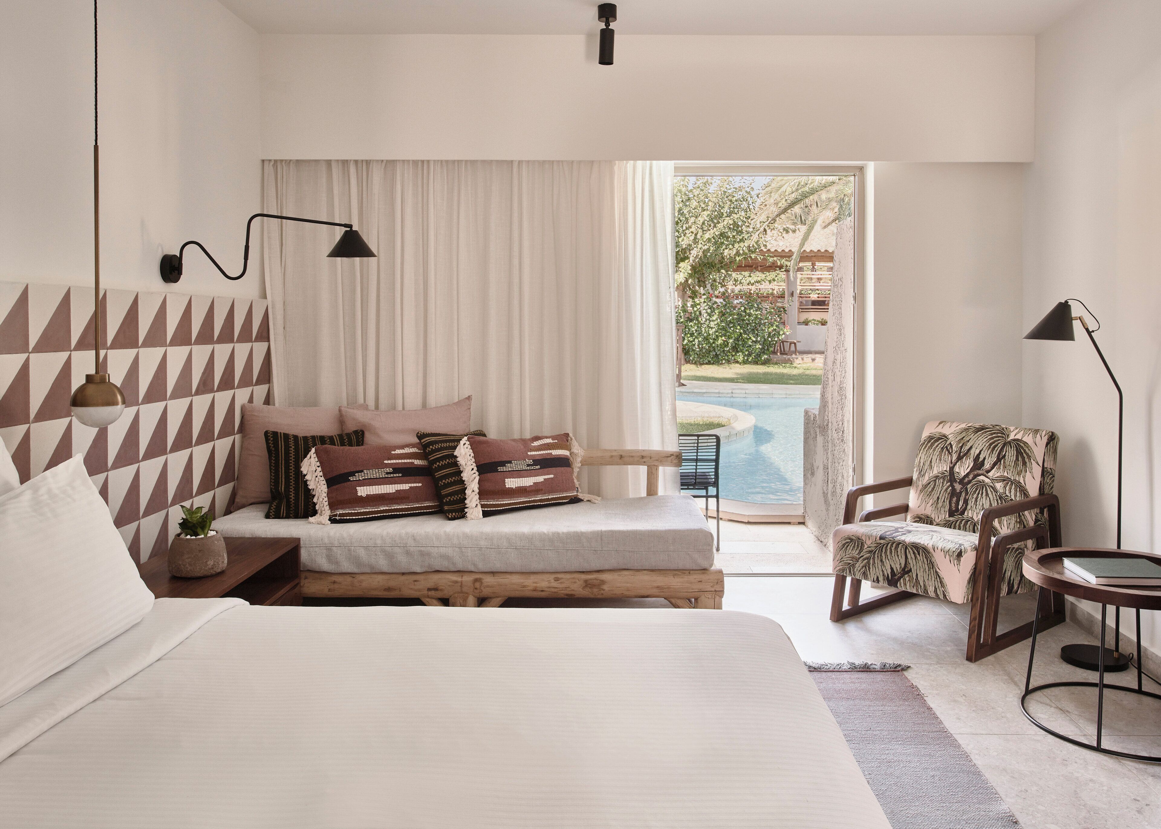 3 outdoor pools, pool umbrellas, pool loungers