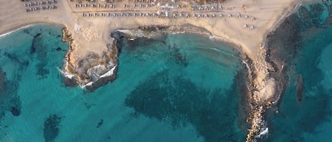 Private beach, sun-loungers, beach umbrellas, beach towels