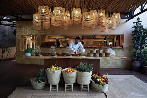 3 restaurants, breakfast, lunch served; Laotian cuisine