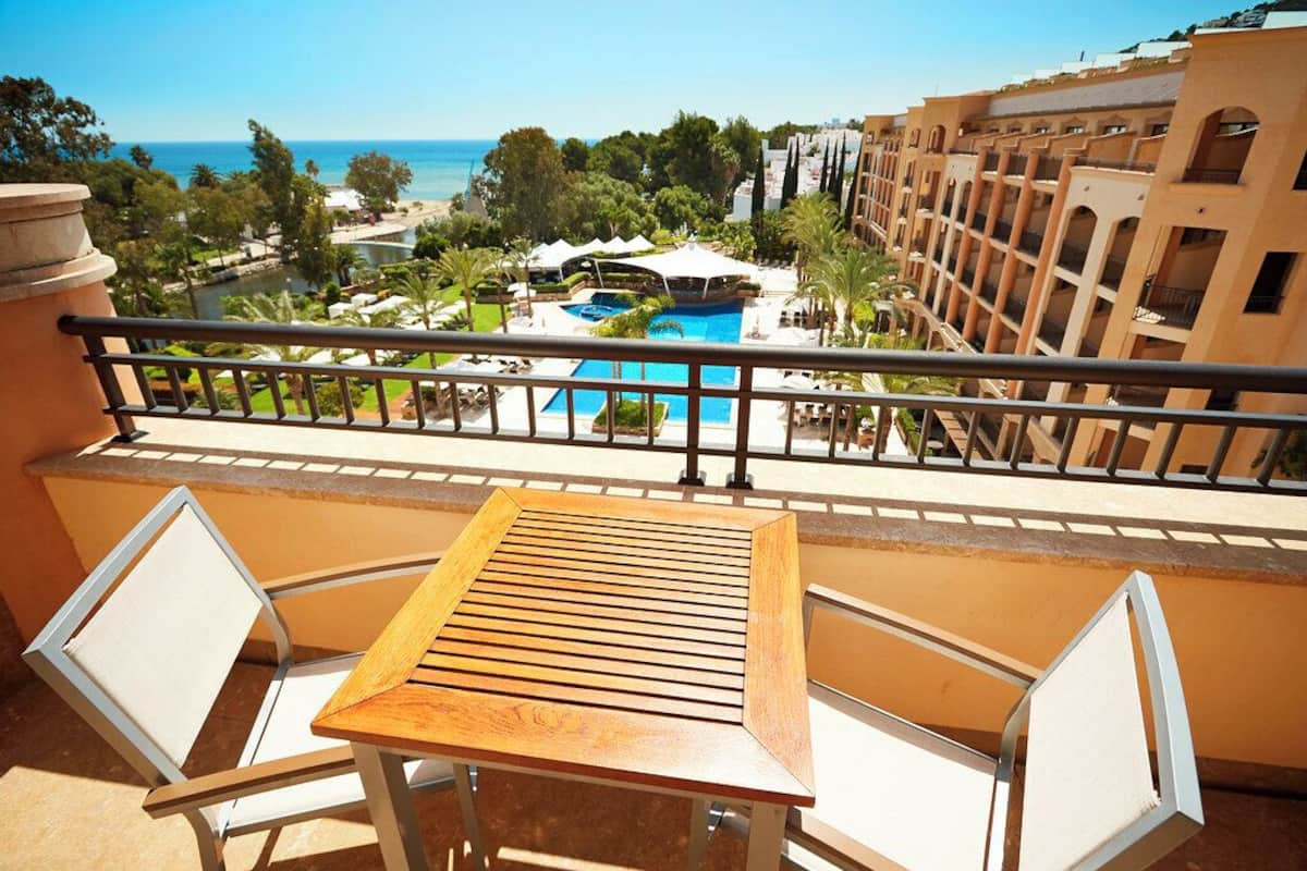 Deluxe Double Room, Balcony, Sea View | Premium bedding, down comforters, minibar, in-room safe