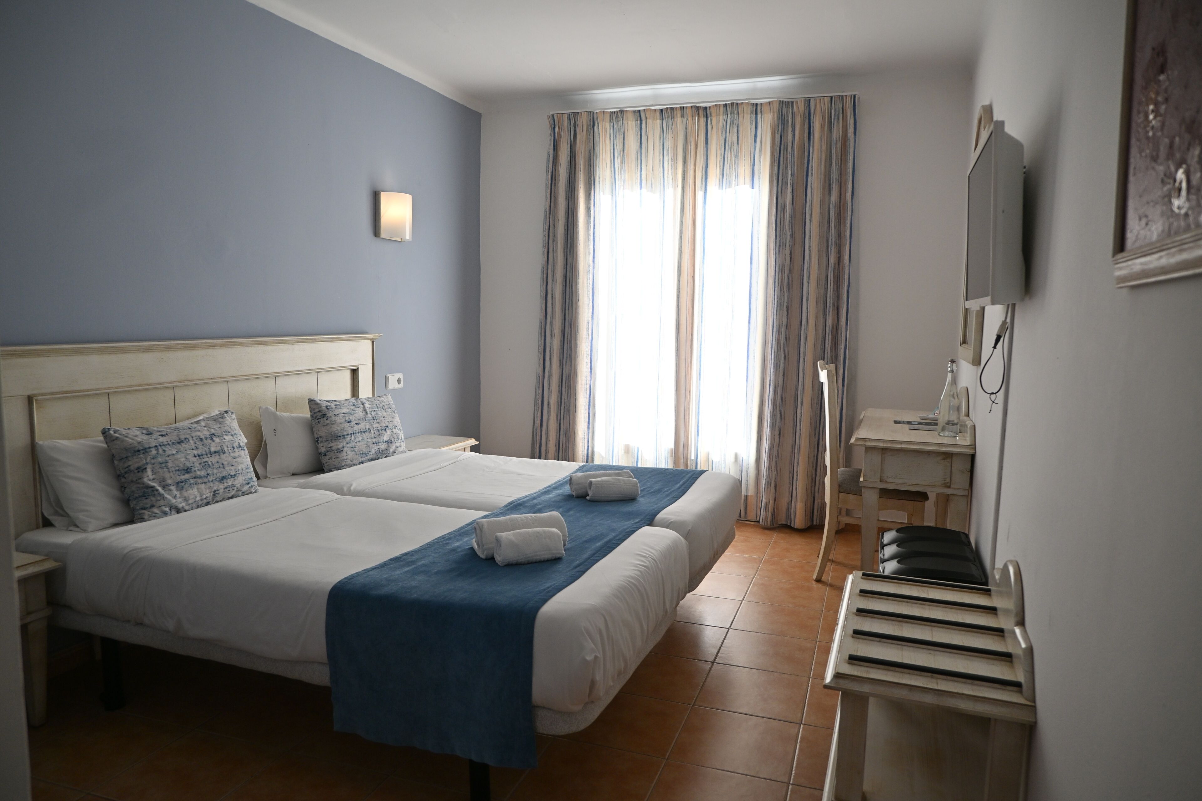 Economy Double Room, Balcony | Desk, soundproofing, free WiFi