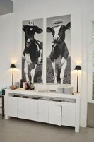 Se sirven desayunos y cocina mediterránea, con vista a la playa 