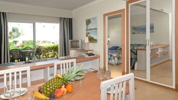 1 bedroom, soundproofing, free cots/infant beds, free WiFi