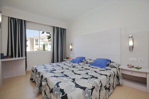 1 bedroom, soundproofing, free cribs/infant beds, free WiFi - Aparthotel Isla de Cabrera (Ses Salines)