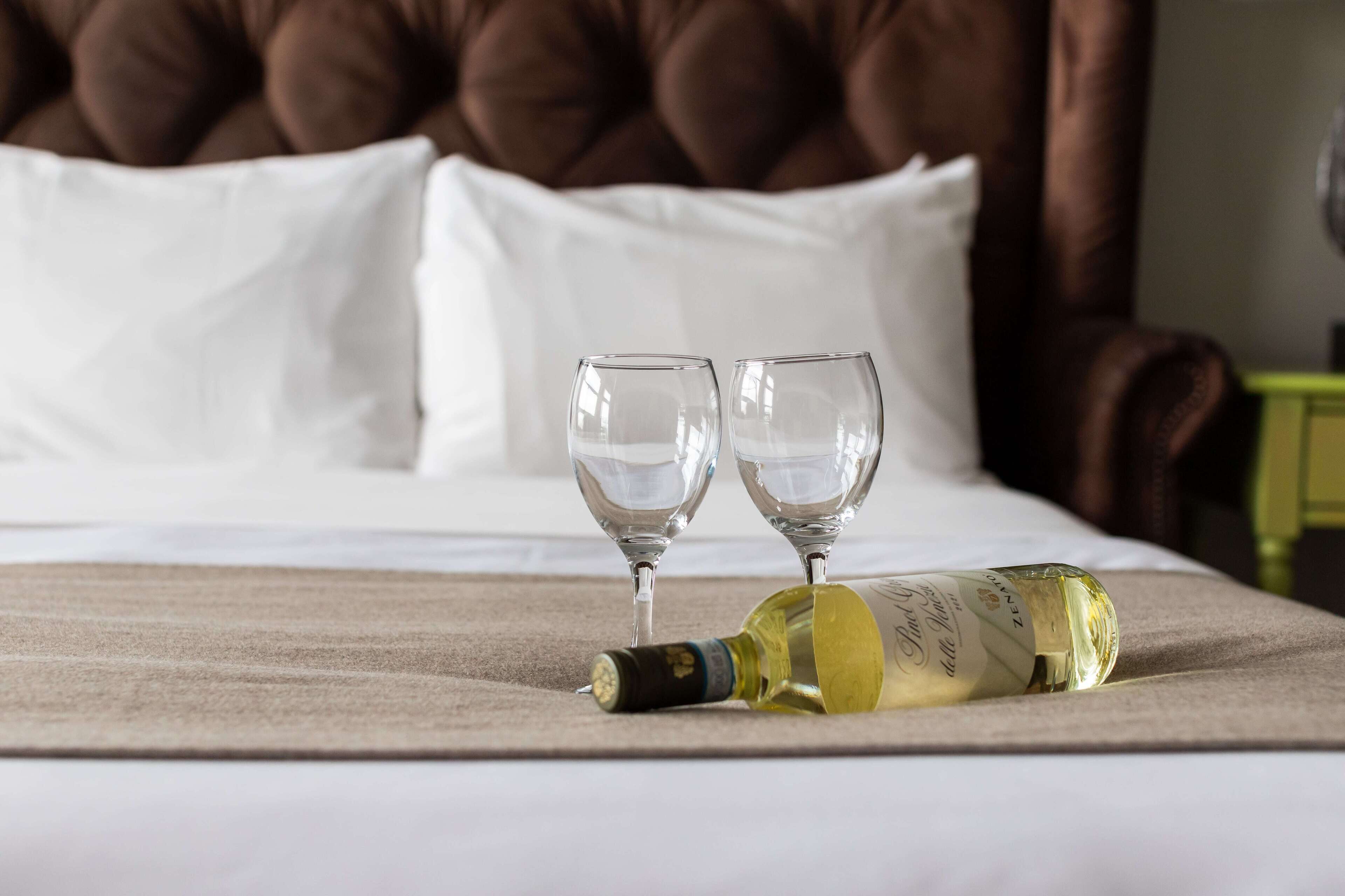 suite, 1 king bed with sofa bed, kitchenette | 1 bedroom, premium bedding, pillow-top beds, individually decorated