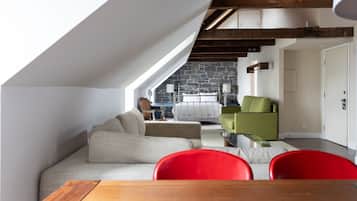 Loft | 1 bedroom, premium bedding, pillowtop beds, individually decorated