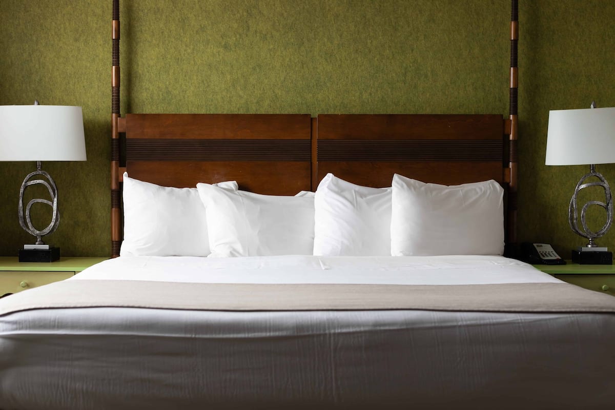 1 bedroom, premium bedding, pillowtop beds, individually decorated