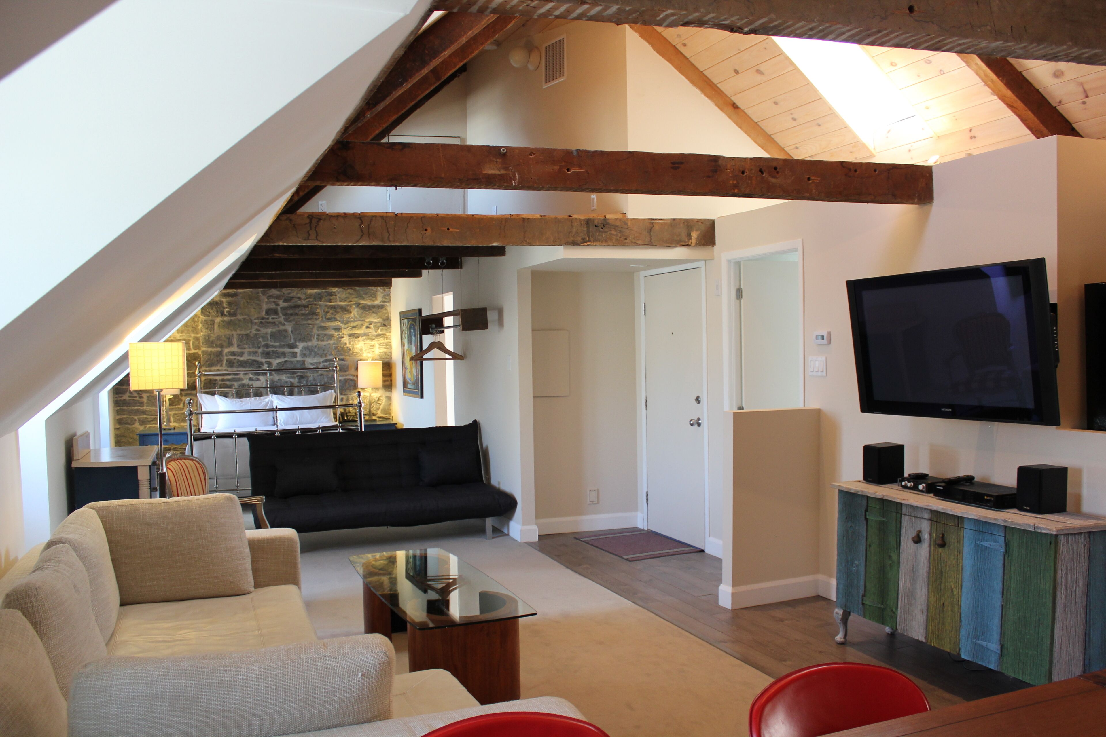 loft | 1 bedroom, premium bedding, pillow-top beds, individually decorated