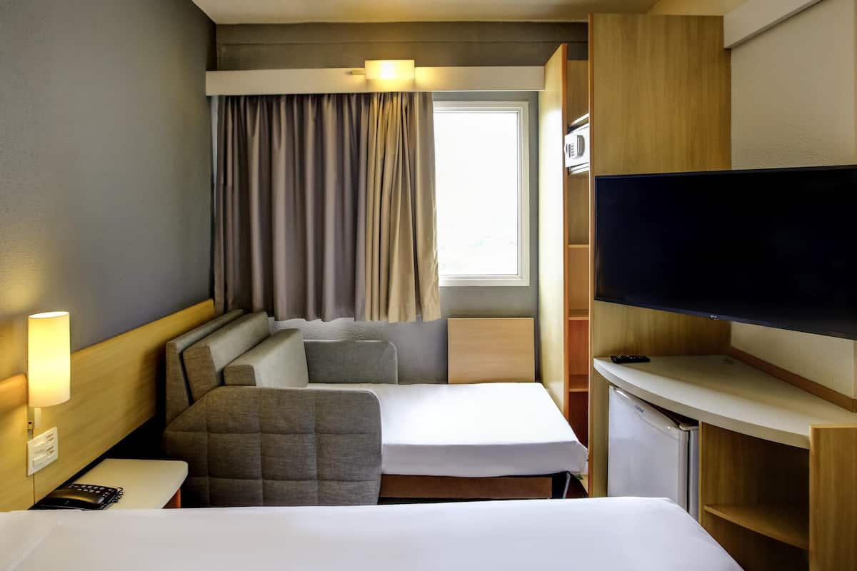 Room, 1 Double Bed with Sofa bed | Hypo-allergenic bedding, minibar, in-room safe, desk