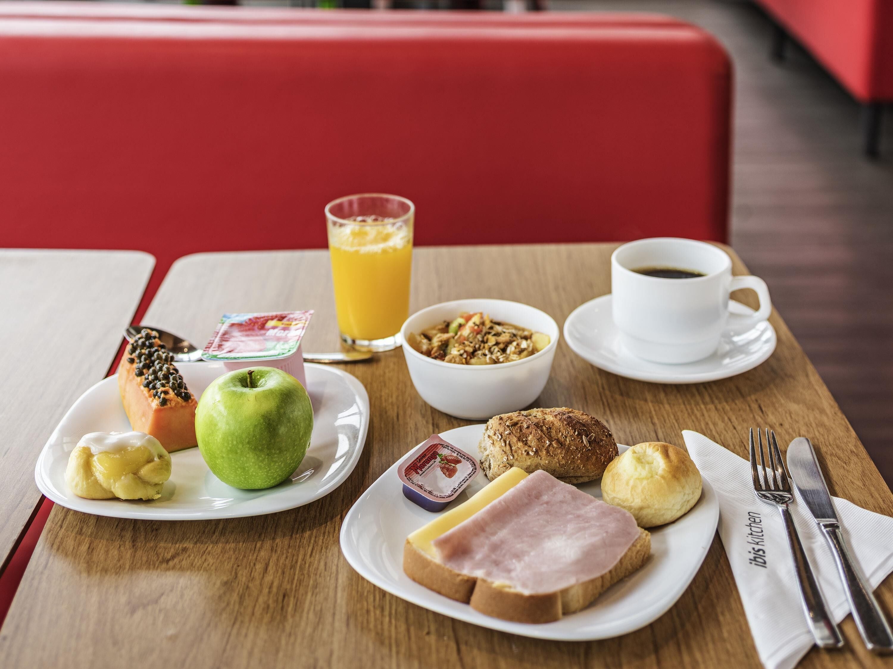Café da manhã com buffet todos os dias mediante uma taxa