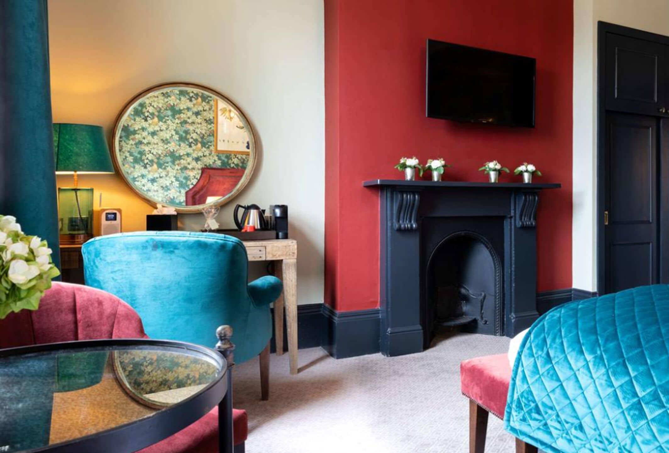 suite, 1 queen bed | desk, iron/ironing board, free wifi, bed sheets