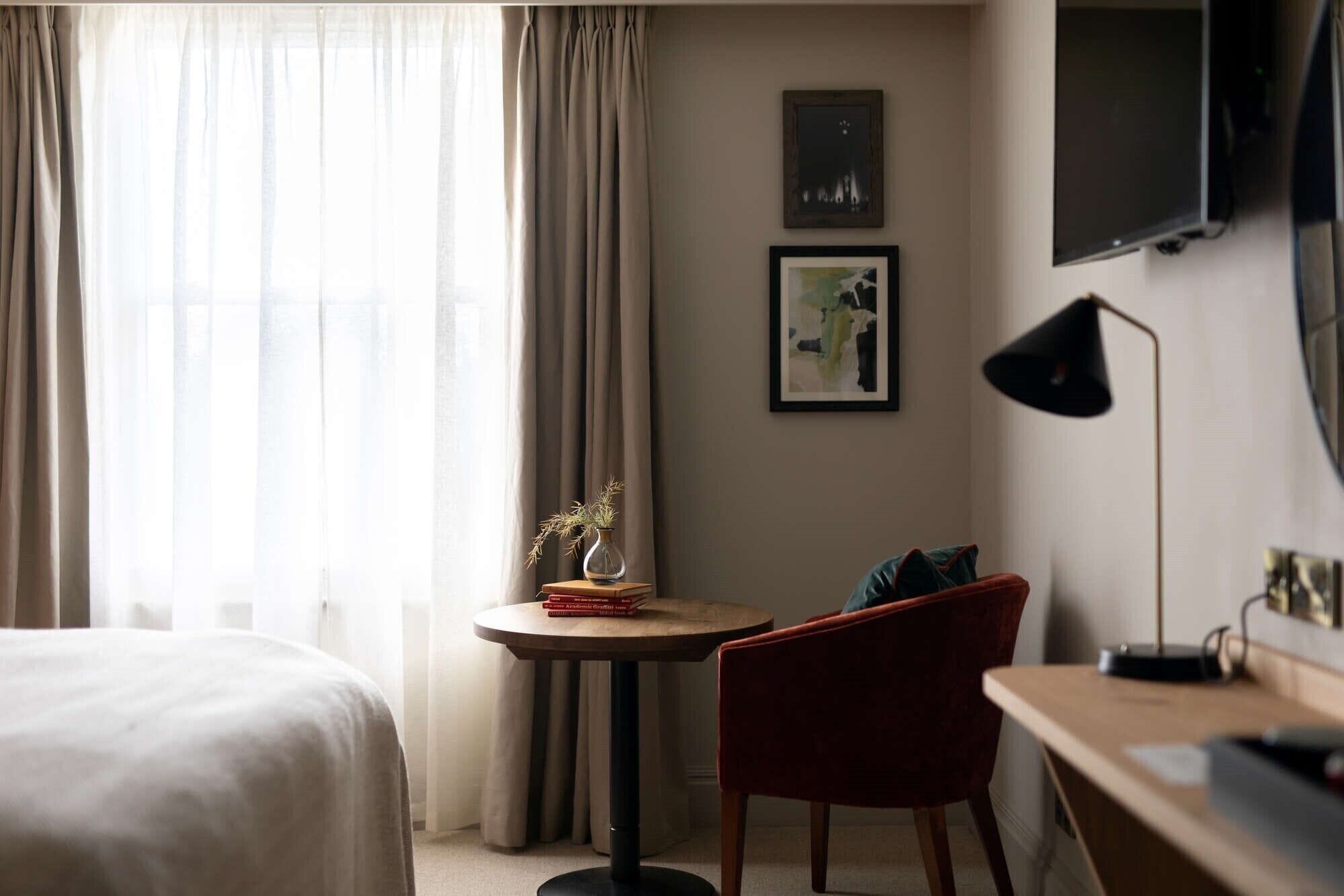 desk, iron/ironing board, free wifi, bed sheets