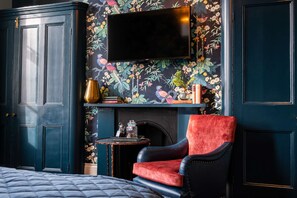 Signature Room | Living area