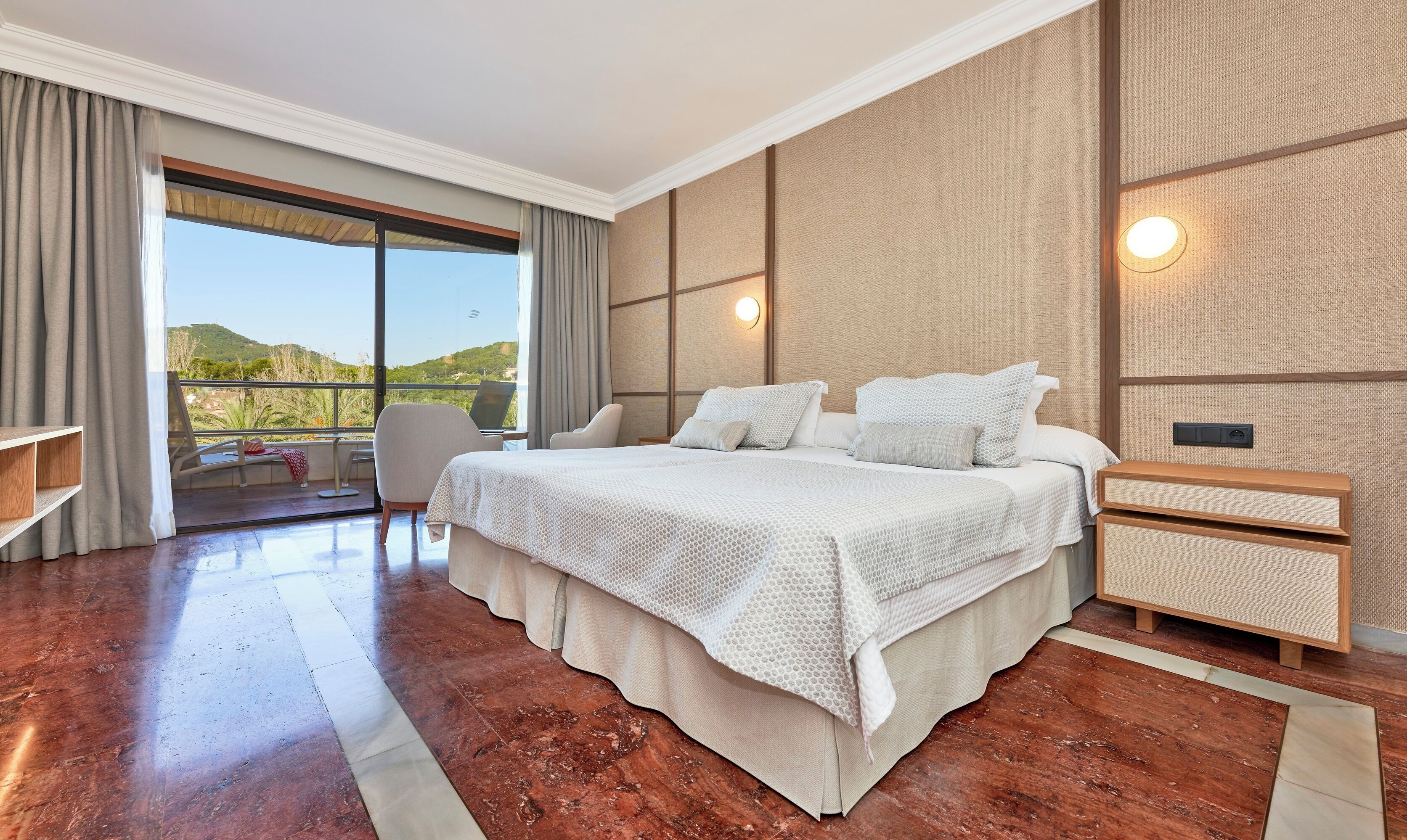 Premium bedding, minibar, in-room safe, blackout curtains