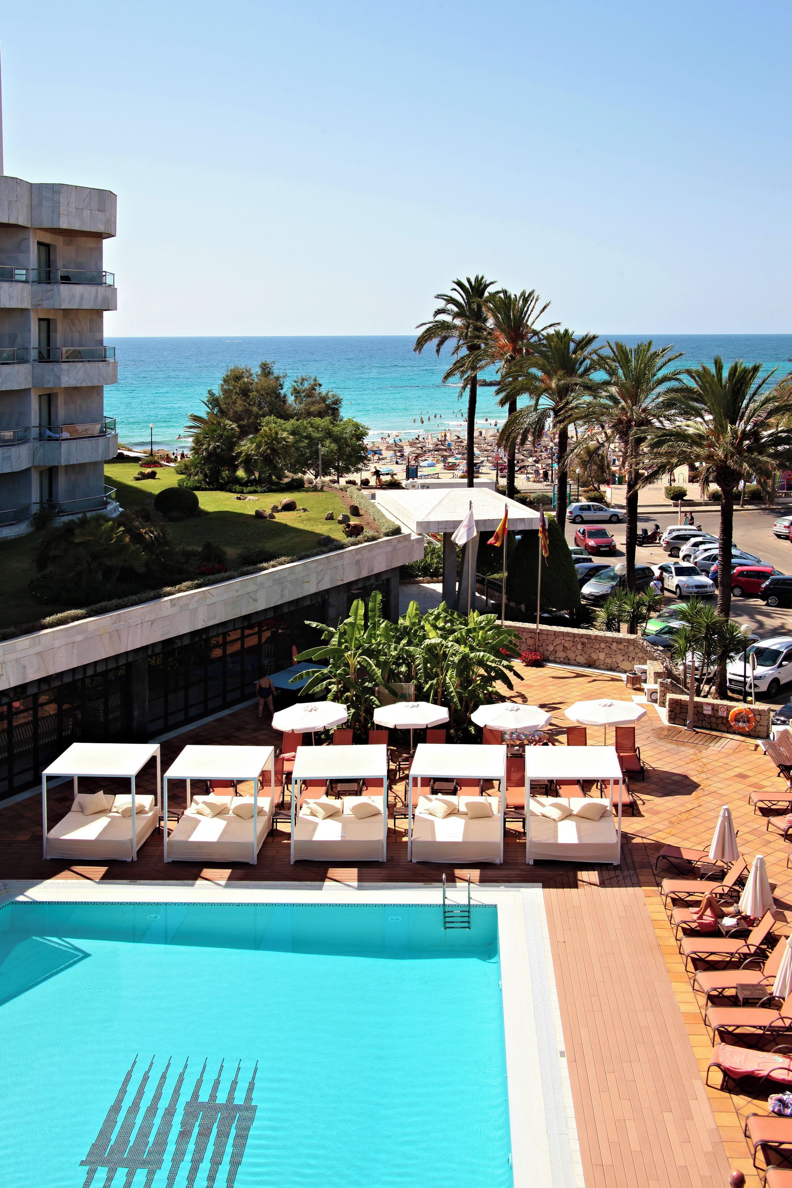 Piscine couverte, 2 piscines extérieures