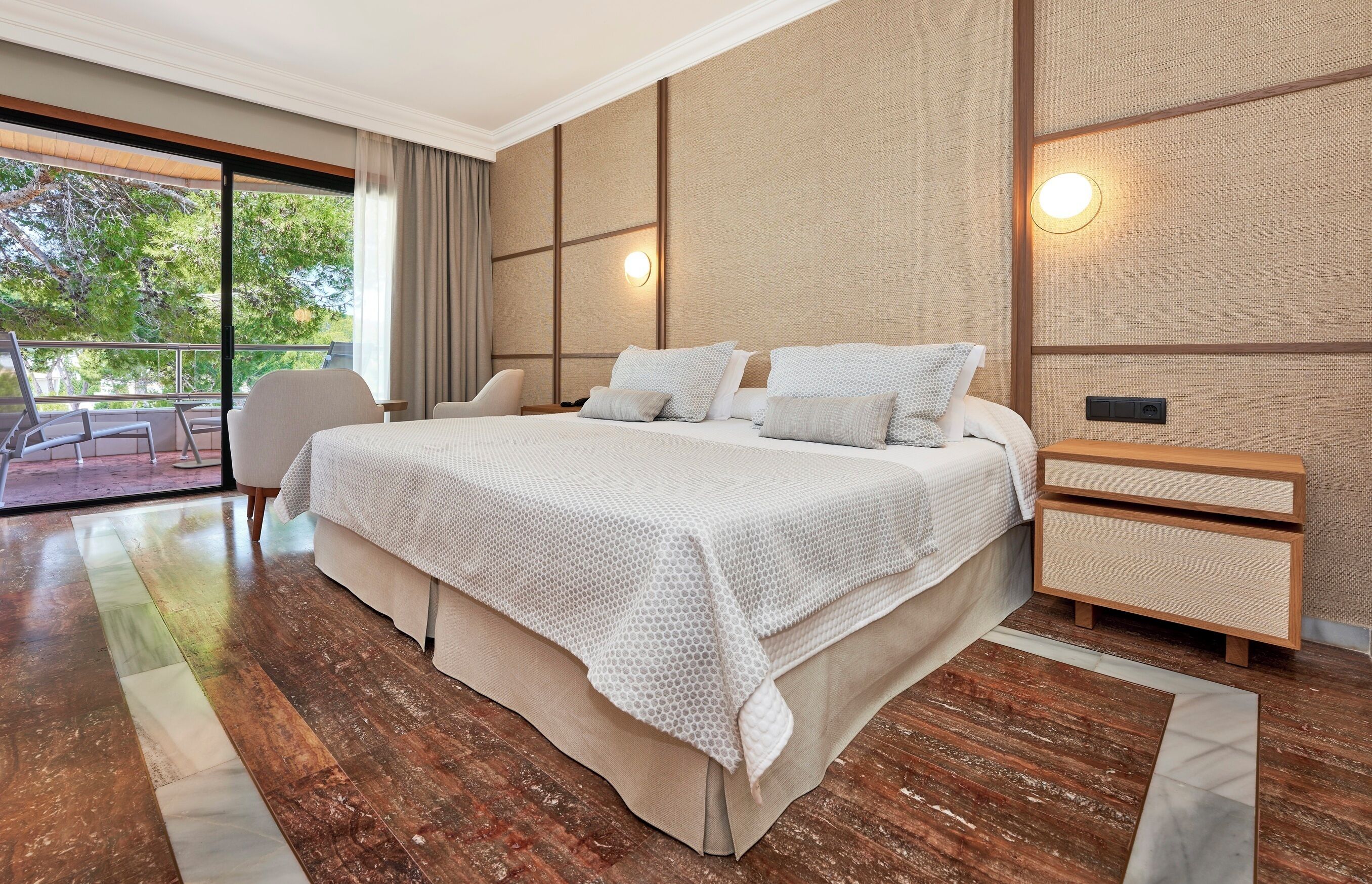 Premium bedding, minibar, in-room safe, blackout curtains