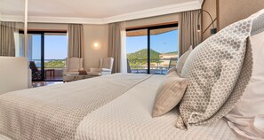 Premium bedding, minibar, in-room safe, blackout drapes - Hotel Serrano Palace (Capdepera)