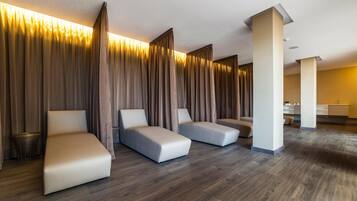 Sauna, baño turco o hammam, tratamientos corporales y aromaterapia