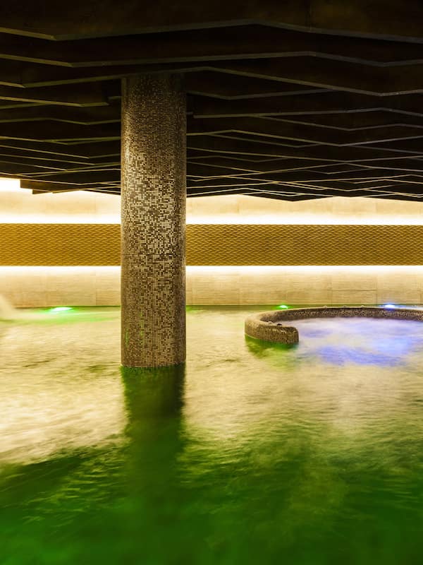Sauna seca, banho turco/hammam, tratamentos corporais, aromaterapia
