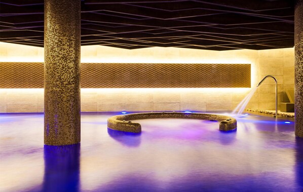 Sauna, Turkish bath/hammam, body treatments, aromatherapy, facials