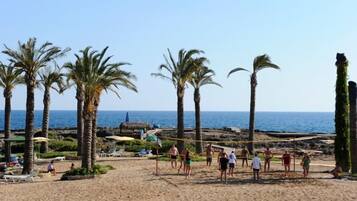 Spiaggia privata, lettini da mare, ombrelloni, teli da spiaggia