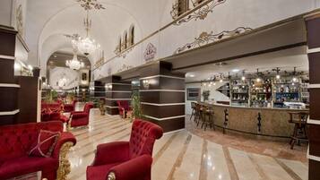 2 barer/lounger, bar ved poolen