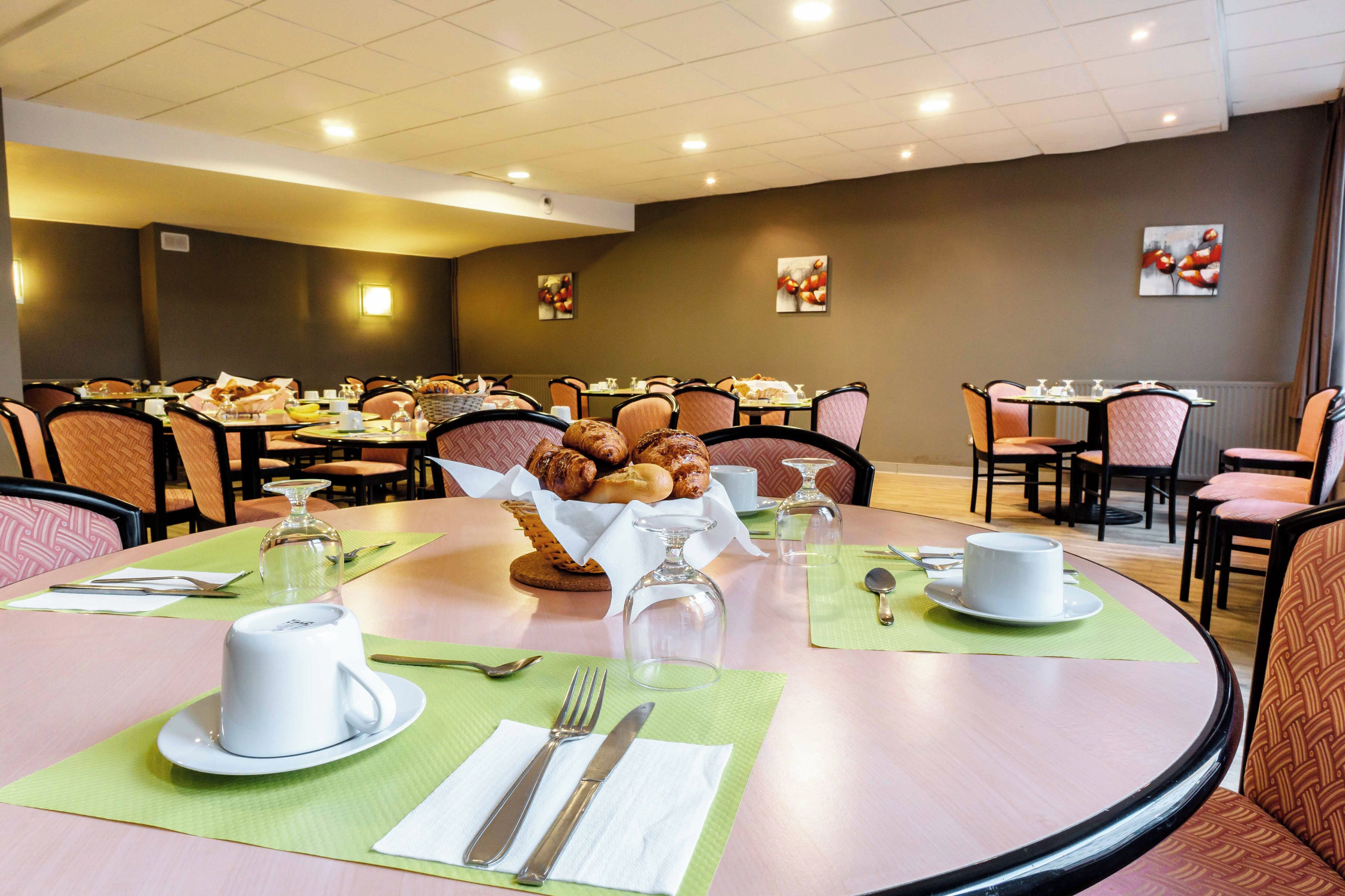 Daily buffet breakfast (EUR 8.50 per person)