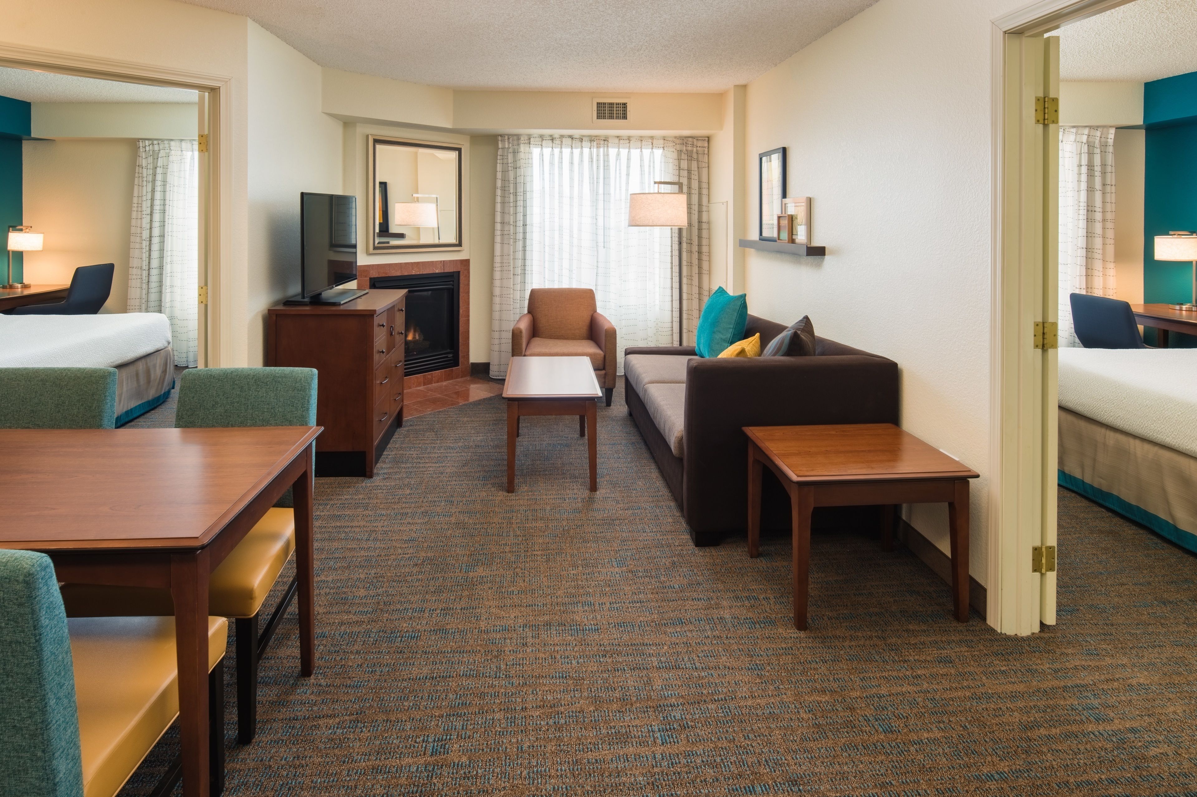 suite, 2 bedrooms | living room | flat-screen tv, pay films