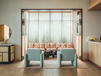 Hotel entrance and lobby at Hotel Renew