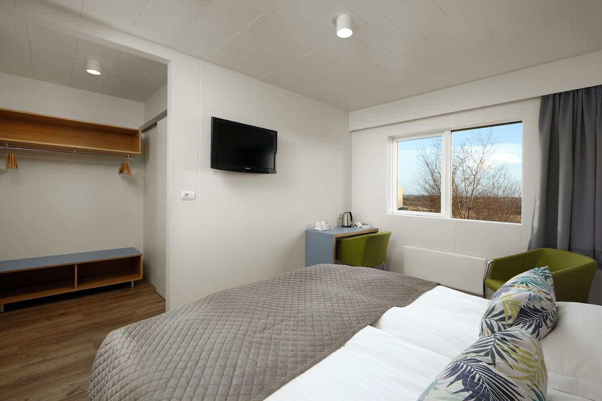 standard twin room | hypo-allergenic bedding, desk, laptop workspace, blackout curtains