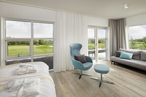 Hypo-allergenic bedding, in-room safe, desk, blackout curtains - Hotel Hamar (Borgarnes)