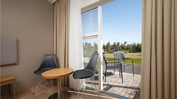 King Superior Room | 1 bedroom, hypo-allergenic bedding, in-room safe, desk
