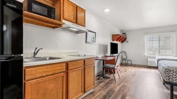 Chambre Standard, 2 lits doubles, non-fumeur | Bureau, rideaux d’obscurcissement, accès au Wi-Fi (inclus)