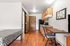 Desk, blackout drapes, free WiFi, alarm clocks