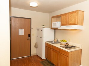 Fridge, microwave, stovetop