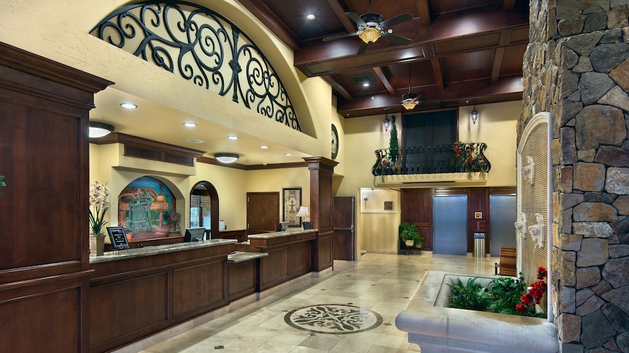 Oxford Suites Boise