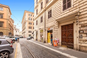 Property entrance - Wrh Suites (Rome)