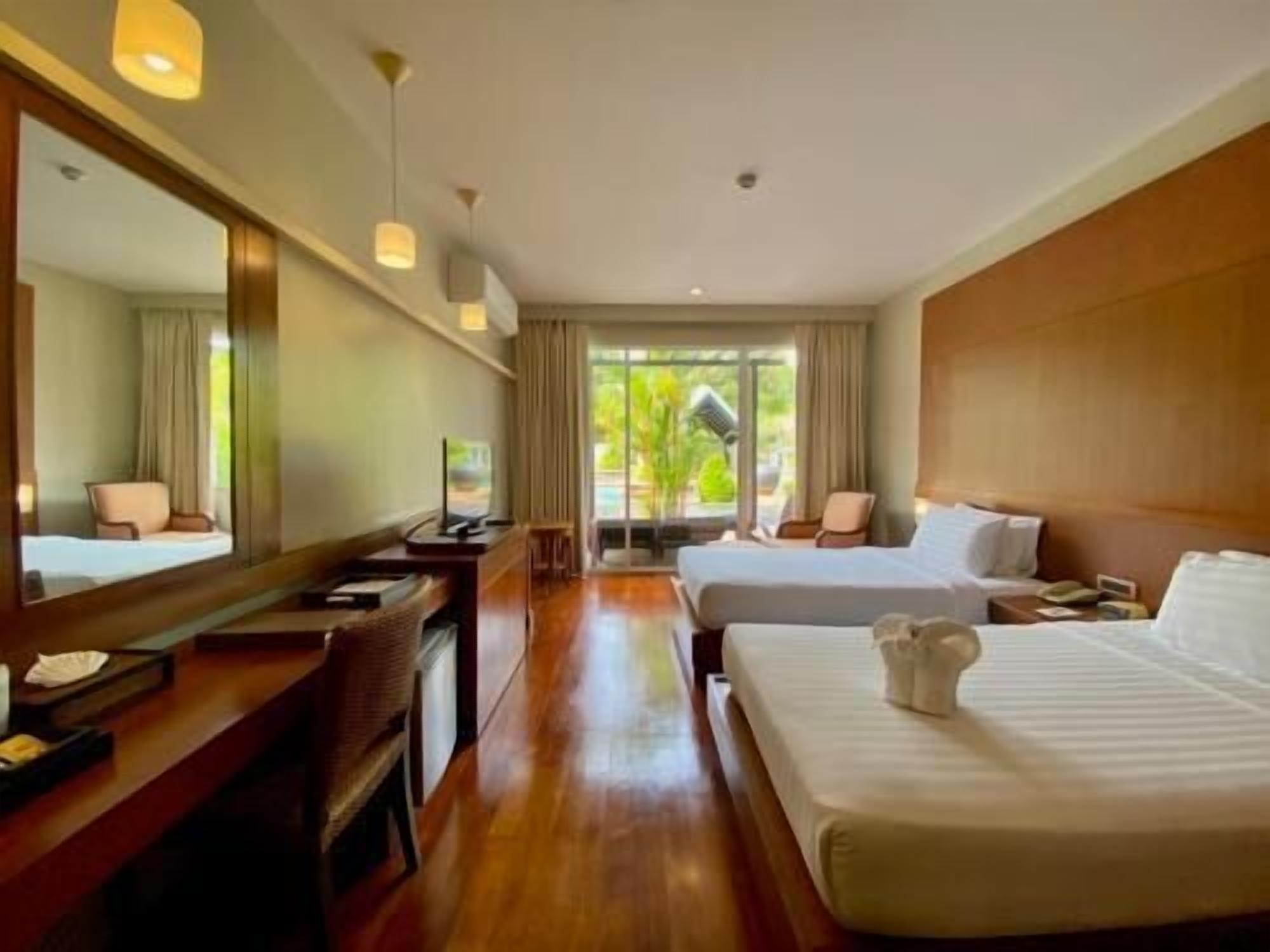 Premium bedding, Select Comfort beds, minibar, individually decorated