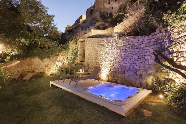 Luxury Süit, Sıcak Su Küveti, Bahçe Manzaralı | Teras/veranda