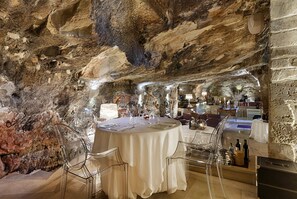 Serveert lunch en diner