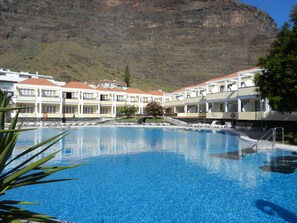 Appartement Standard, 1 chambre | Piscine | Piscine extérieure, parasols de plage, chaises longues