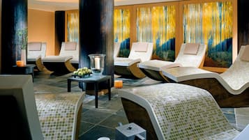Couples treatment room(s), sauna, hot tub, steam room
