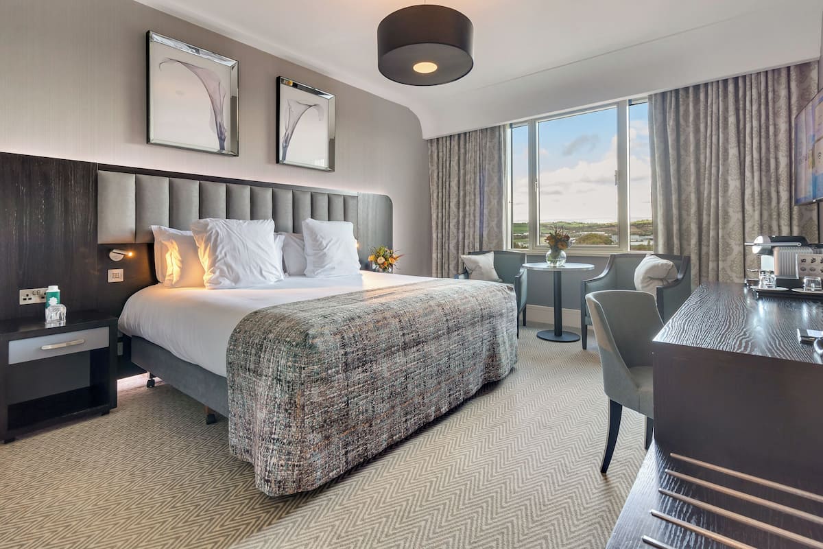 Classic Double Room | 1 bedroom, premium bedding, Tempur-Pedic beds, minibar