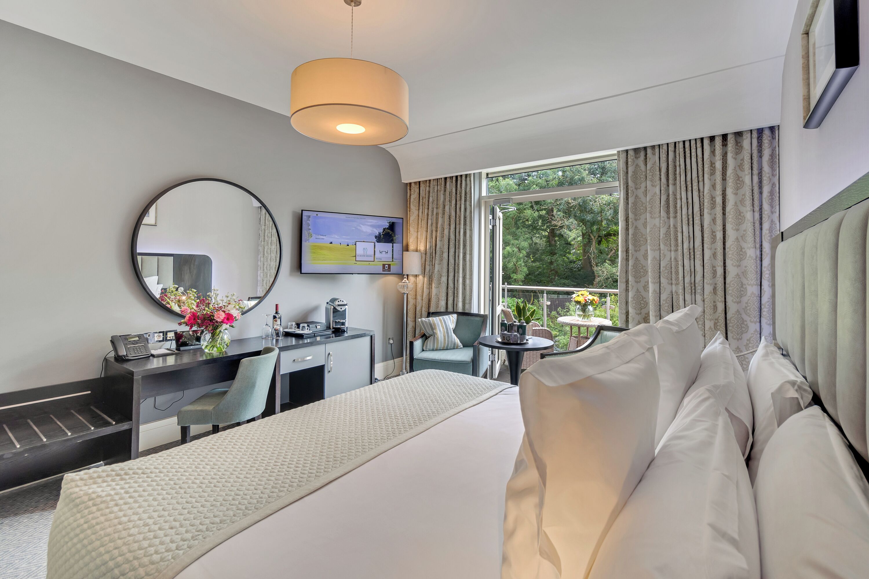 deluxe room, balcony | 1 bedroom, premium bedding, tempur-pedic beds, minibar