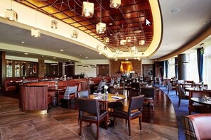 Tägliches Frühstücksbuffet gegen Gebühr
