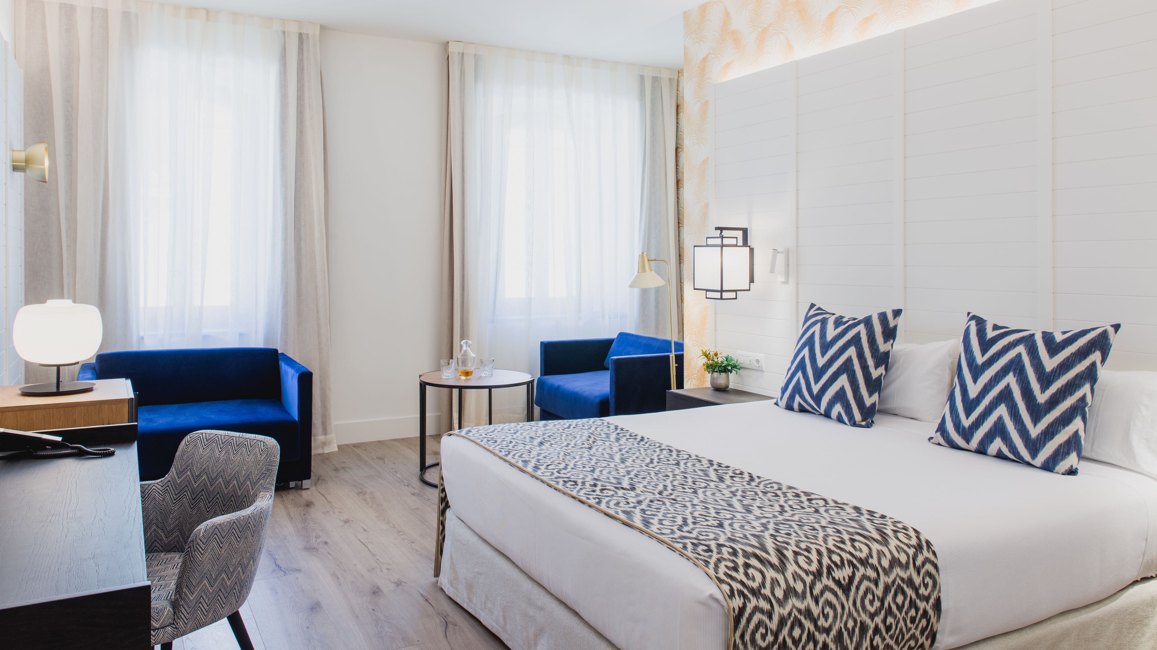 ファミリー ルーム (Deluxe) | 羽毛の掛け布団、ミニバー、セーフティボックス (室内)、デスク