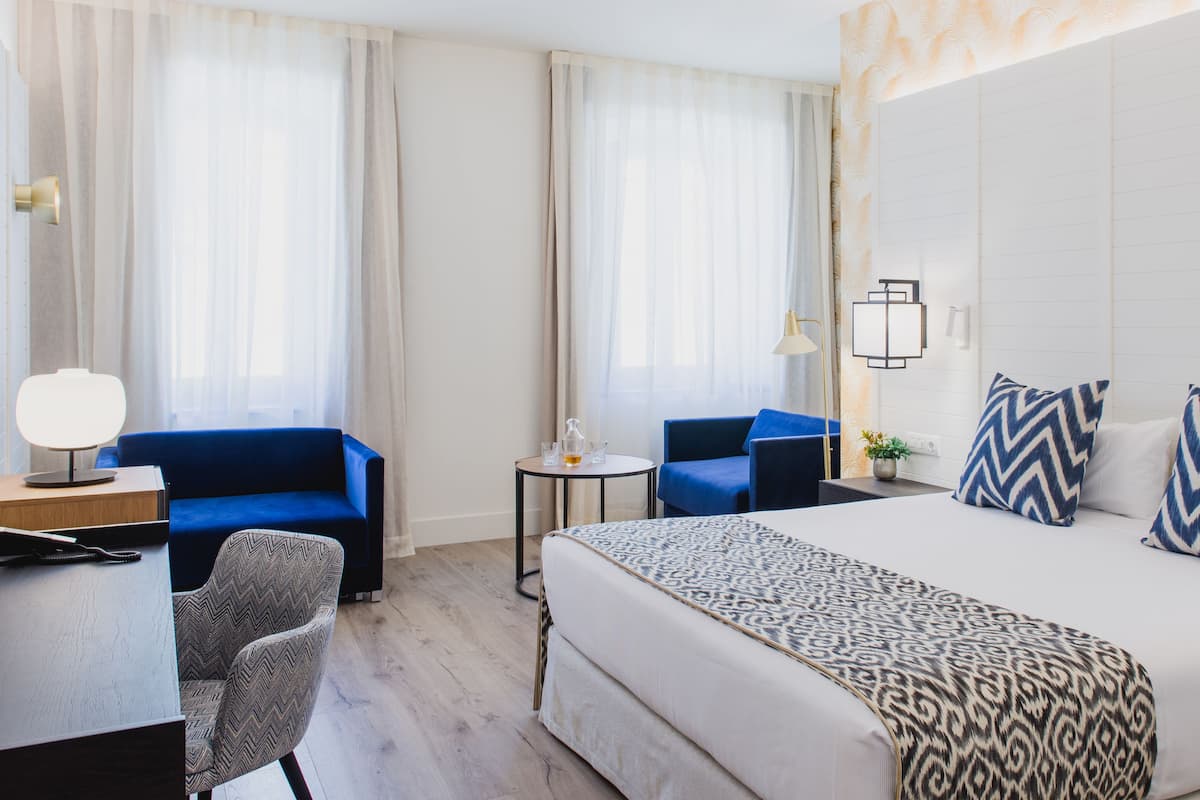 Chambre Familiale (Deluxe) | 1 chambre, couette en duvet d'oie, minibar